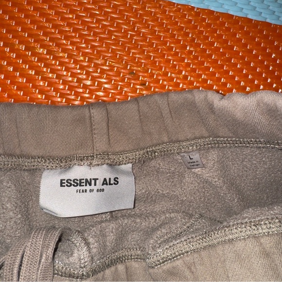 Essentials Fear Of God Taupe Brown Sweat Shorts Mens Size Large Authentic - Picture 4 of 5